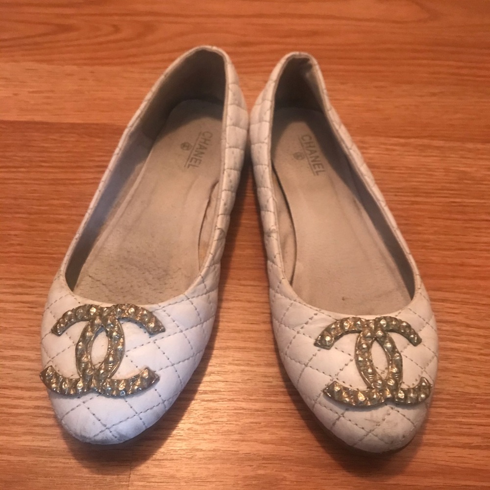 SALE!!!Large Logo women shoes.